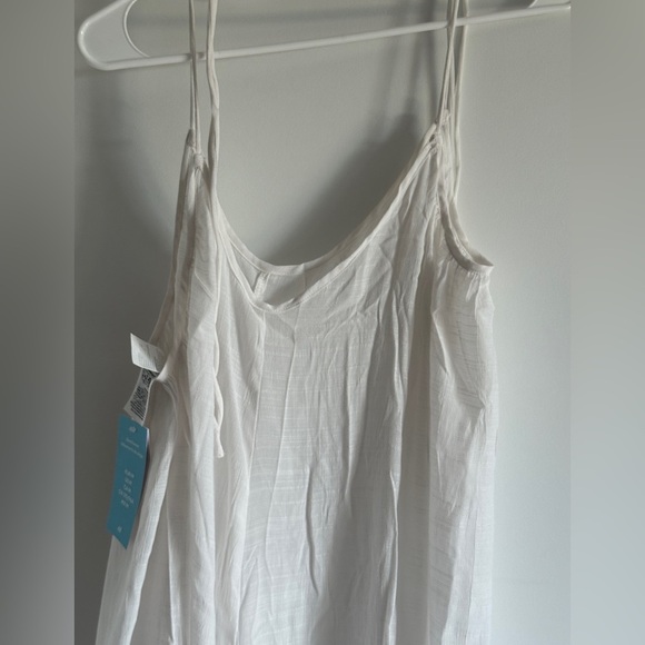 Elegant White Maxi Dress - Picture 5 of 11